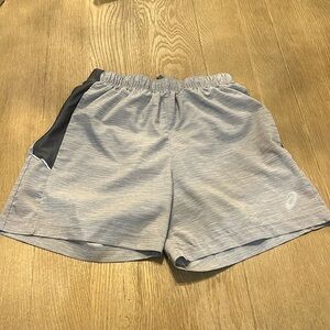 Men’s small Asics running shorts with liner